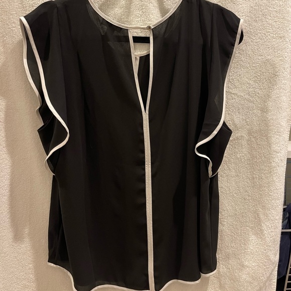 FromNordstrom, wore once. Classic top for work or dressy occasion, w pants/skirt - Picture 3 of 6